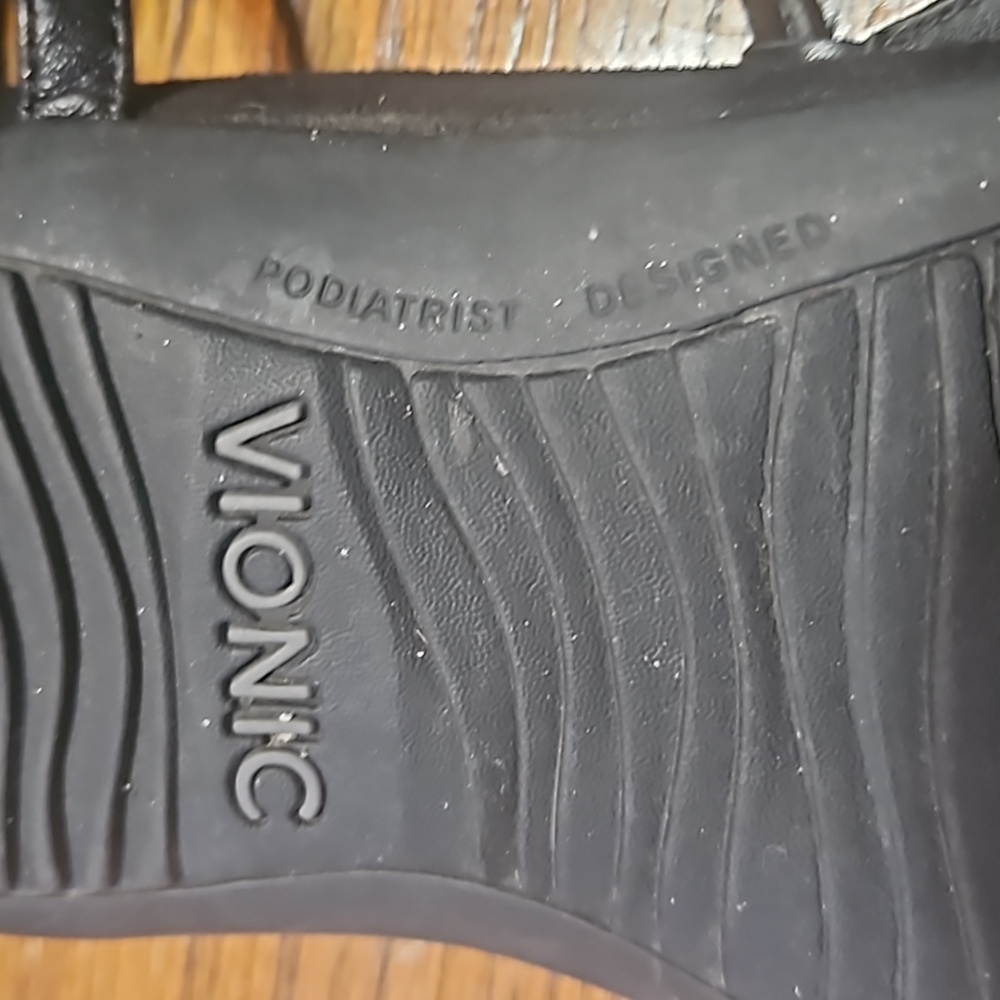 Vionic Black Embellished Sandals size 10 - Picture 4 of 7